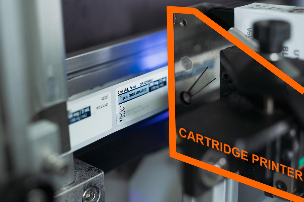Oranžově zvýrazněný malý a kompaktní HP Cartridge systém TS Electronics Zlín na tisk výšky 12,7 mm jednou barvou. Dotisk šarže výroby, tedy LOT a dotisk Expiry date EXP společně s Datamatrix kódem.